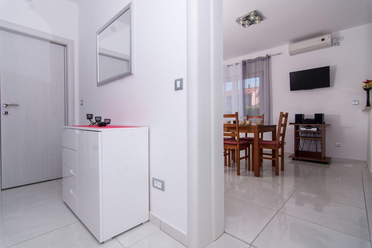 Apartments Ivica - Garden Terrace Slatine Ngoại thất bức ảnh